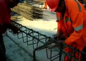 İşçilerin Etriye Bağlama Yarışı