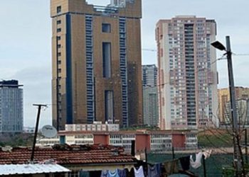 Afet Riskinden Gökdelen Çıktı