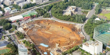 Tokyo şimdi de stadyumu iptal etti