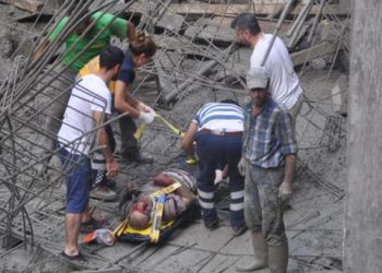 Beton Dökümü Sırasında Kalıplar Çöktü: 7 Yaralı
