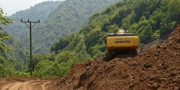 Yeşil Yol’da mahkeme ağaç kesimini durdurdu