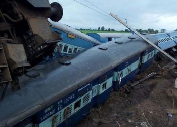Hindistan’da tren faciası: En az 24 ölü