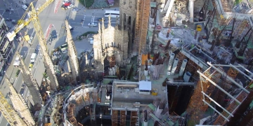 Bitmeyen yada Bitirilmeyen Kilise La Sagrada Familia