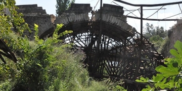 Tarihi Dandalaz Köprüsü restorasyonda yıkıldı