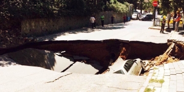 Çamlıca’da Yol Çöktü