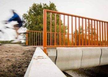 Dünyanın ilk üç boyutlu yazıcıyla yapılan köprüsü Hollanda’da açıldı!