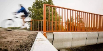 Dünyanın ilk üç boyutlu yazıcıyla yapılan köprüsü Hollanda’da açıldı!