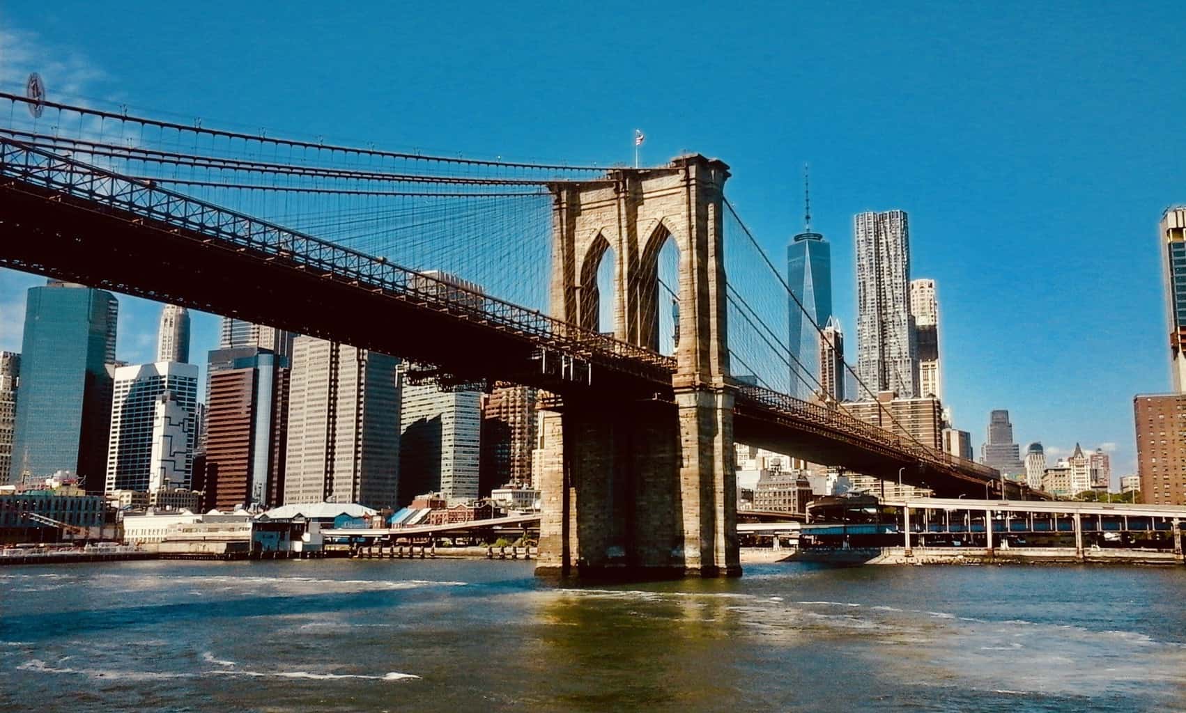 Brooklyn Köprüsü (Görkemli Bir Mimarinin İlginç Hikâyesi)