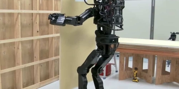 Duvar Ören İnsansı Robot