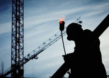 İnşaatın Başına Tuğla Düştü!!