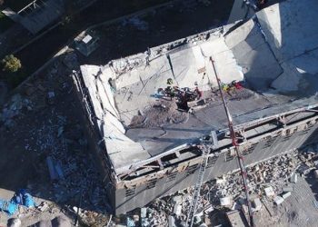 İnşaat Halindeki Kongre Merkezinin Çatısı Çöktü