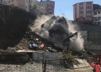 Kağıthane ’de Çöken Bina