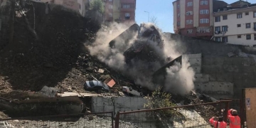 Kağıthane ’de Çöken Bina
