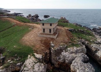 Taflan Koyu' nda Villa şok Etkisi Yarattı