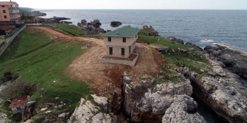 Taflan Koyu' nda Villa şok Etkisi Yarattı