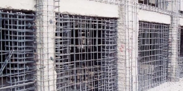 Betonarme Bir Yapının, Sadece Bölme Duvarlar İle Güçlendirilmesi