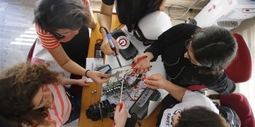 Elektrikli Otomobillerde Enerji Tüketimini Azaltan Yazılım