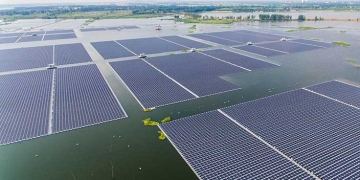 Dünyanın En Büyük Yüzen Güneş Enerji Santrali