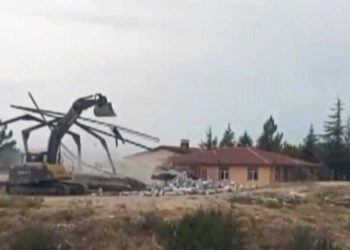 Duvarın altında kalan işçi hayatını kaybetti