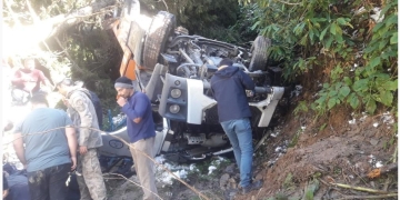 Ordu’da hafriyat kamyonu uçuruma yuvarlandı