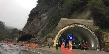 Uzungöl Yolunda Heyelan Meydana Geldi