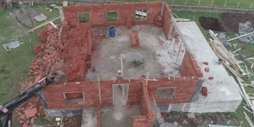 Devletin Yıktığı Kaçak Yayla Evini Yeniden Yaptı