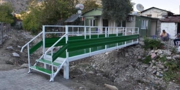 28 yıldır yapılmayan köprü 2 günde inşa edildi