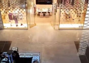 Dubai’de yoğun yağış sel felaketine dönüştü