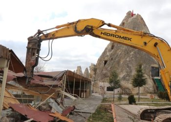 Kapadokya’da 240 kaçak yapı yıkıldı