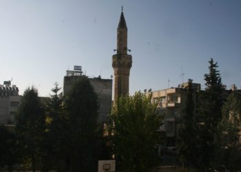 ‘Öksüz minare’ camiye kavuşuyor