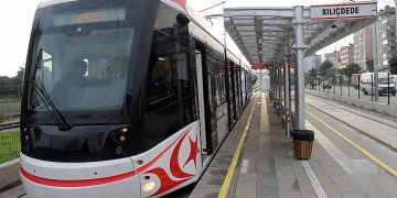 Öğrencilere toplu taşımanın faydaları anlatılıyor