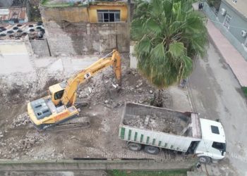 Başkan kreş için kendi evini yıktırdı