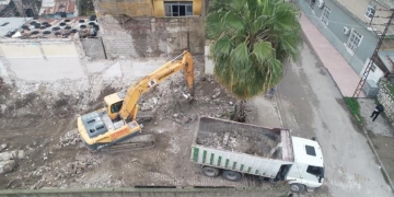 Başkan kreş için kendi evini yıktırdı