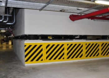 Depreme karşı deprem izolatörü ile korunuyor