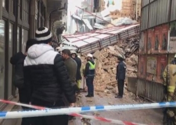 Beyoğlu’nda inşaat halindeki bina çöktü
