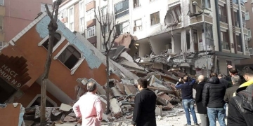 Bahçelievler’de 7 Katlı Bina Çöktü!