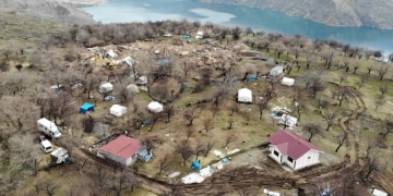 Depremin ana merkezi Çevrimtaş’a ilk ‘örnek ev’ kuruldu