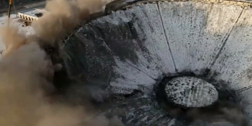 Rusya’da dev stadyum yıkım sırasında çöktü