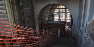 Denize doğru kayan Liman Han’ın ön cephesi askıya alındı