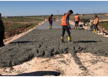 Viranşehir’de beton yol yapım çalışmaları