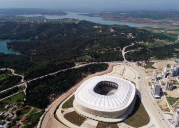 İnşaatı 6 yıldır süren yeni stadyumda çalışmalar devam ediyor