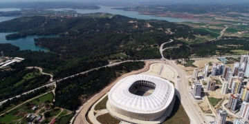 İnşaatı 6 yıldır süren yeni stadyumda çalışmalar devam ediyor