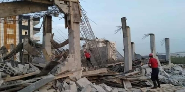 İnşaatta tabliye kalıbı çöktü: 2 işçi yaralandı