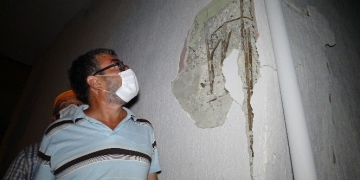 Bursa’da 9 katlı binanın kolonu patladı, vatandaşlar deprem oldu sandı