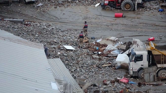 Yusufeli Barajı Şantiyesinde Sel Felaketi: Ölenler ve Yaralananlar Var