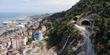 Trabzon’da Boztepe Tüneli’nin yapımı sürüyor