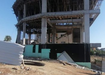 İnşaattan düşen kalıp ustası hastane yolunda yaşamını yitirdi