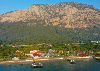 Crystal Flora Beach Resort